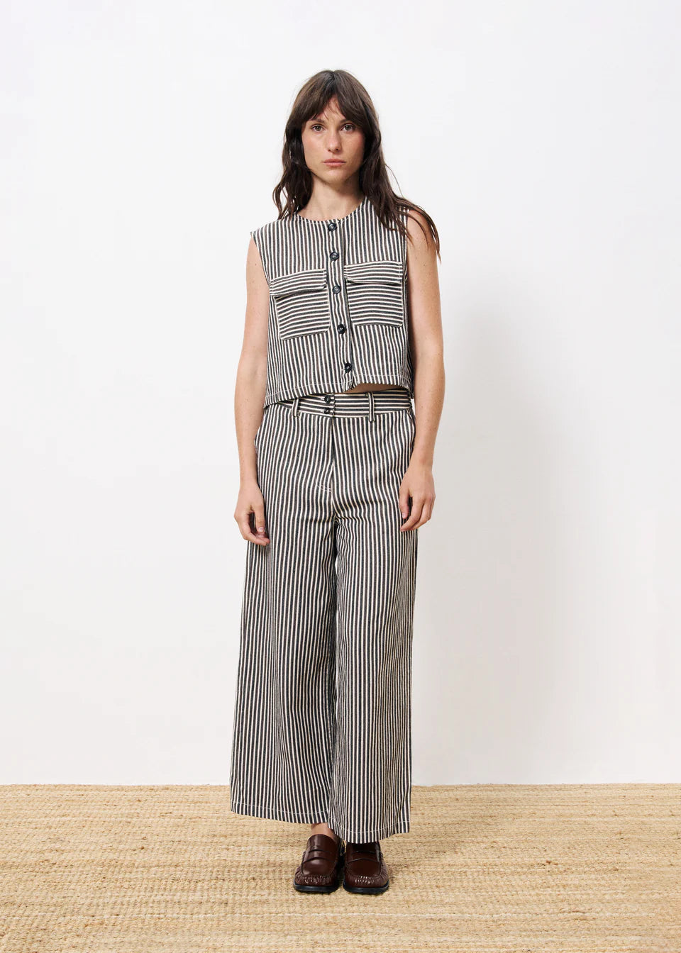 Relaxed Fits Sadet Sleeveless Top (Chocolate)