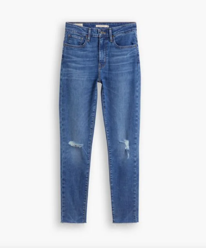 Soft Looks The 721 High Rise Skinny by Levi's - Distressed