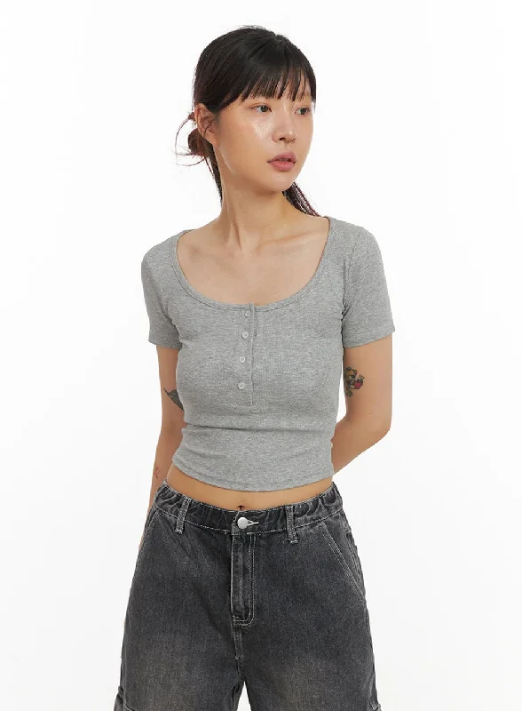 Comfortable Lifestyle Slim Fit Buttoned U-Neck Crop Top IY410