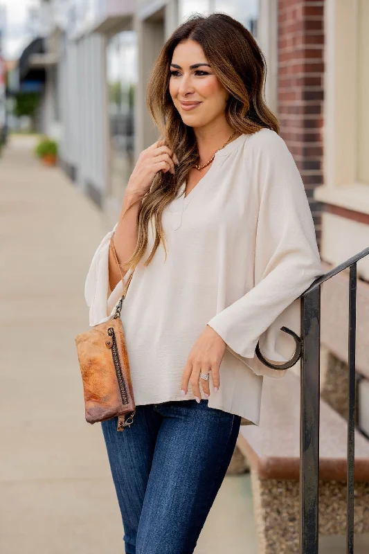 Casual Chic Outfits Wide Sleeve V-Neck Blouse