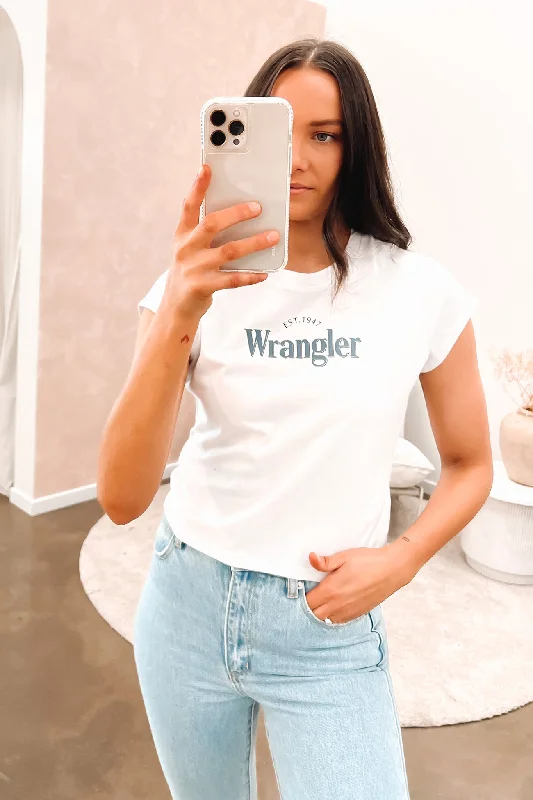 Relaxed Weekend Wear The Reaction Baby Tee Vintage White