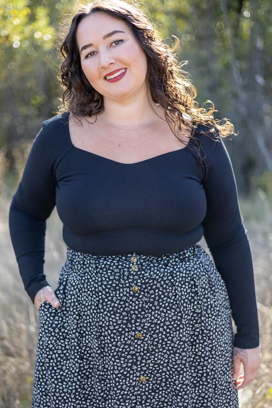 Comfortable Sweaters Trices Skirt in Black Floral