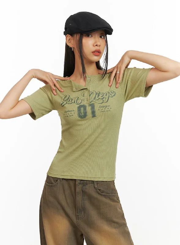 Comfortable Chic Graphic Buttoned Top IY422