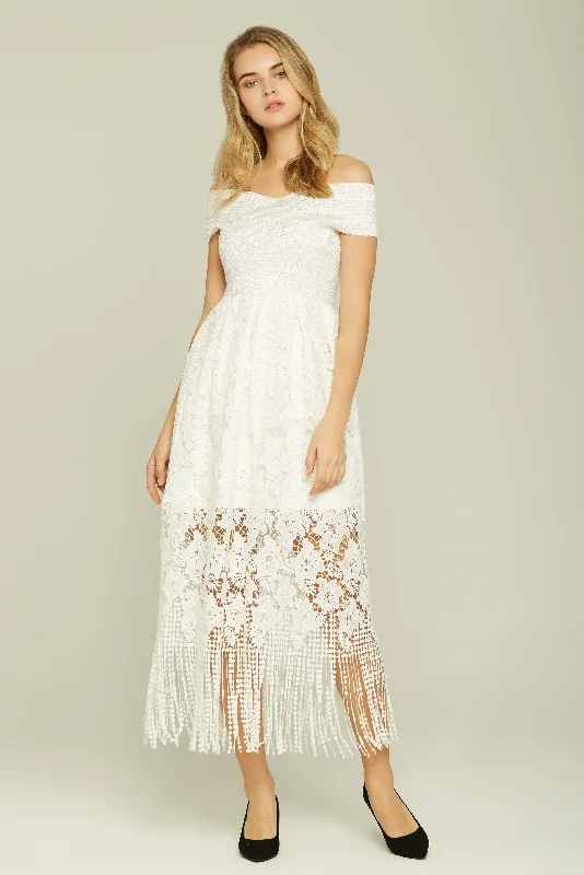 Simple Comfort White Criss Cross Floral Lace Dress
