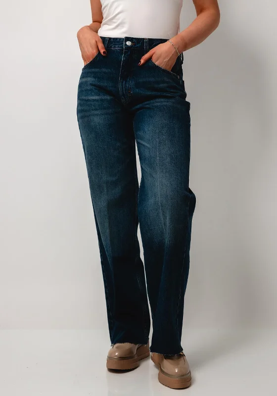 Layered Style Tommy Jeans Women’s Mia Studded Star Straight Jeans, Blue