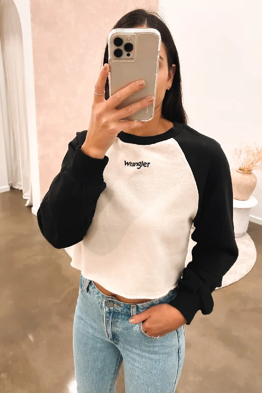 Cozy Outerwear Raglan Crop Sweat Ecru Worn Black