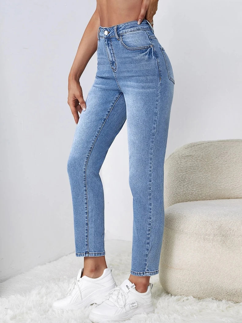 Warm Chic DressBetty - Stretchy Black Straight Jeans for Tall 100kgs Ladies