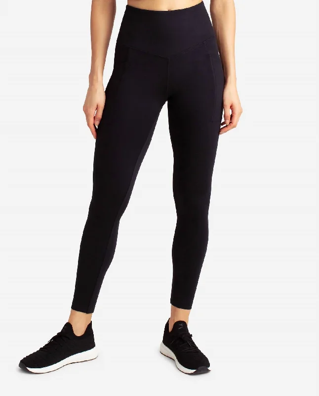 Cozy Apparel Pacesetter 7/8 Legging In Black Salt
